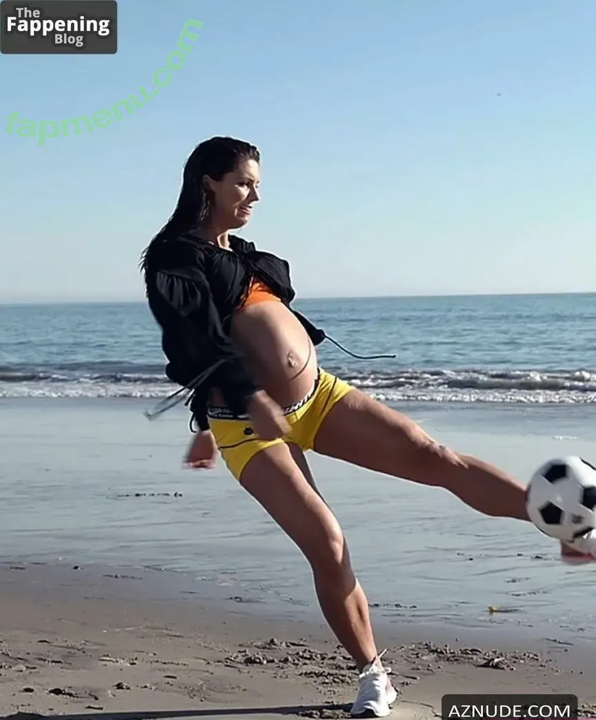 Alex Morgan nude photo #0141 (alexmorgan13)
