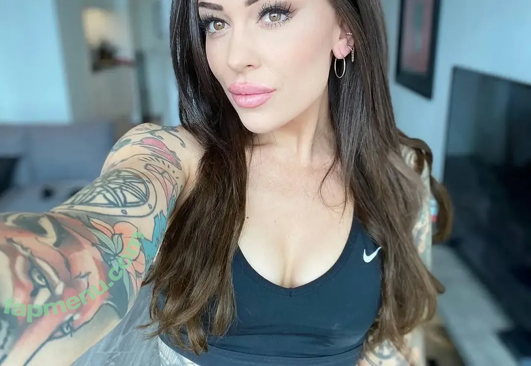 Alex Reade nude photo #0068 (alexxreade)