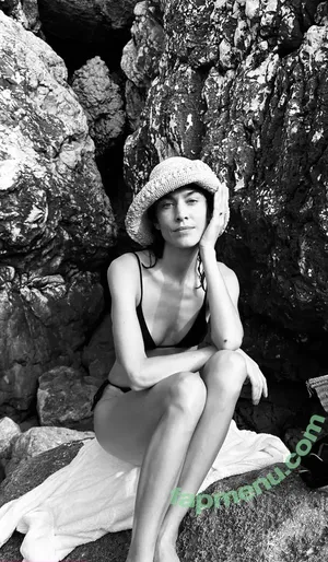 Alexa Chung / alexachung nude photo #0066