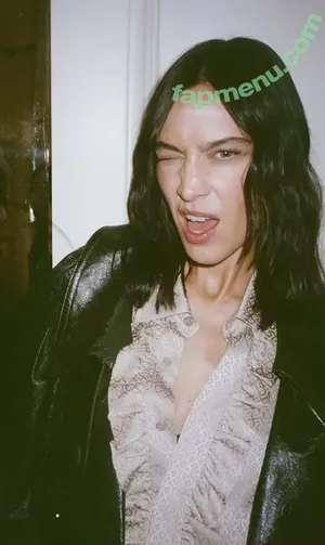 Alexa Chung / alexaachung / alexachung nude photo #0087