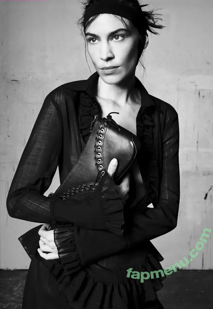 Alexa Chung nude photo #0069 (alexachung)