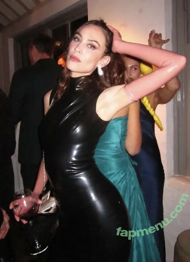 Alexa Chung nude photo #0074 (alexachung)