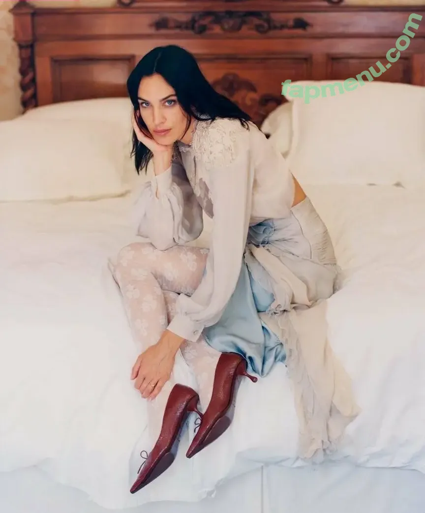 Alexa Chung nude photo #0077 (alexachung)
