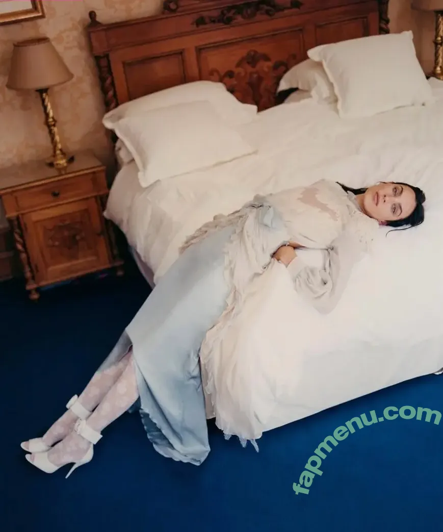 Alexa Chung nude photo #0082 (alexachung)