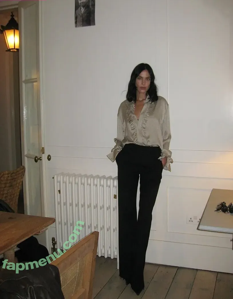Alexa Chung nude photo #0085 (alexachung)
