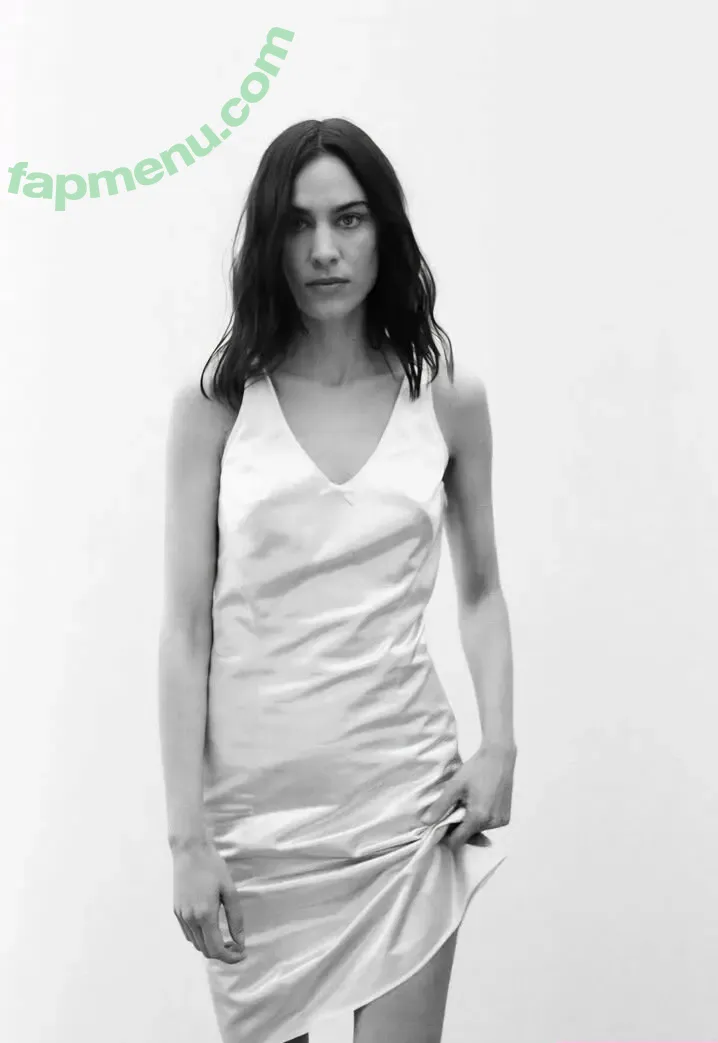 Alexa Chung nude photo #0107 (alexaachung / alexachung)