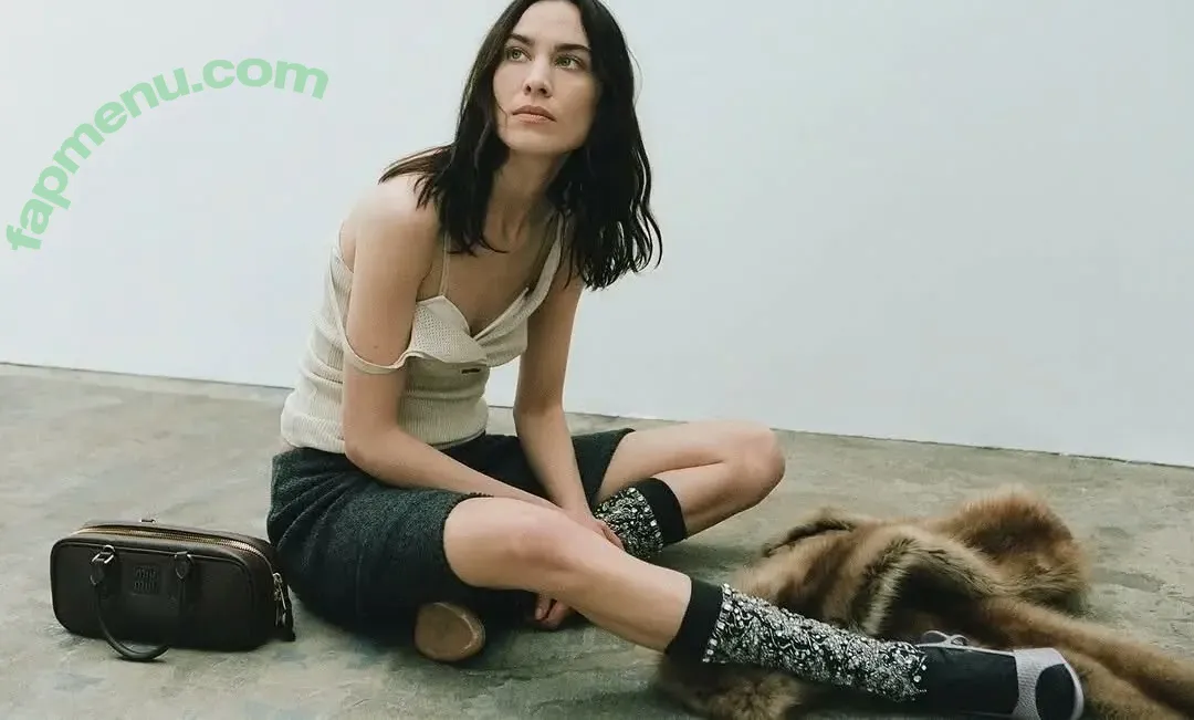 Alexa Chung nude photo #0109 (alexaachung / alexachung)
