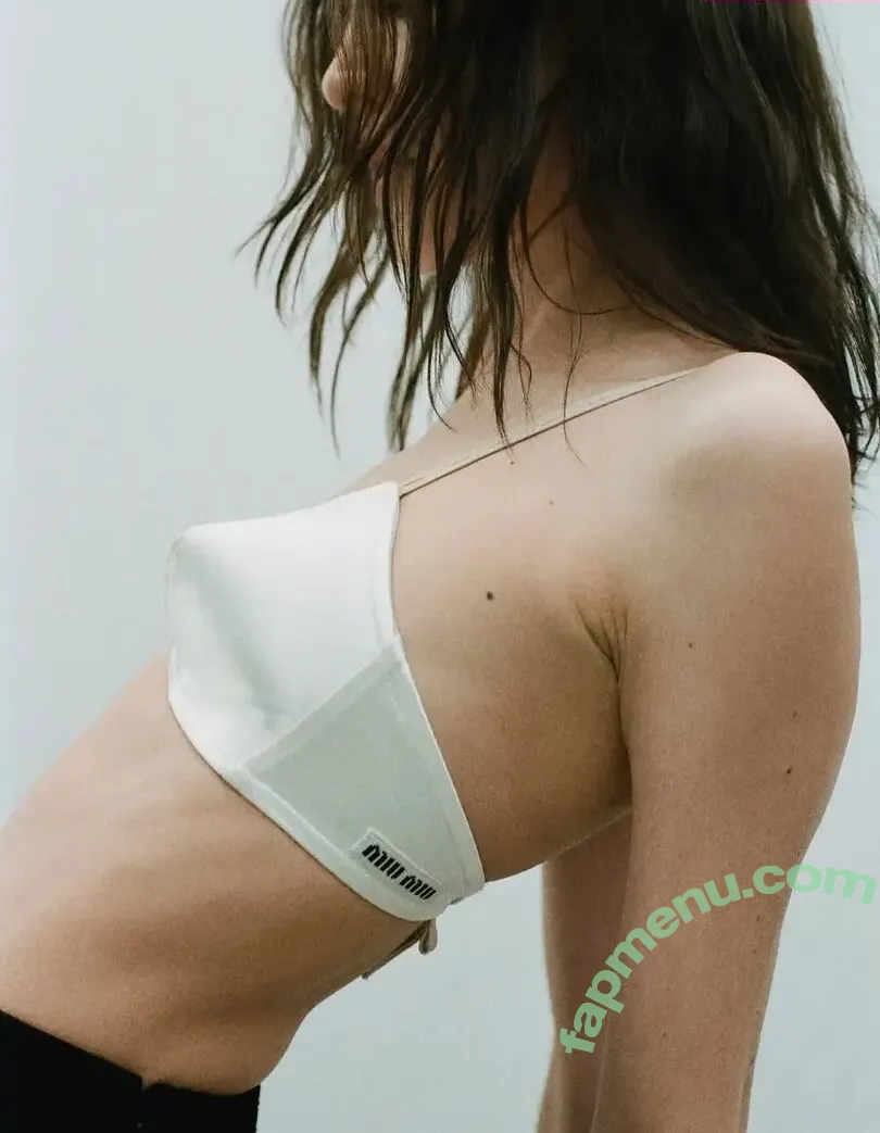 Alexa Chung nude photo #0110 (alexaachung / alexachung)