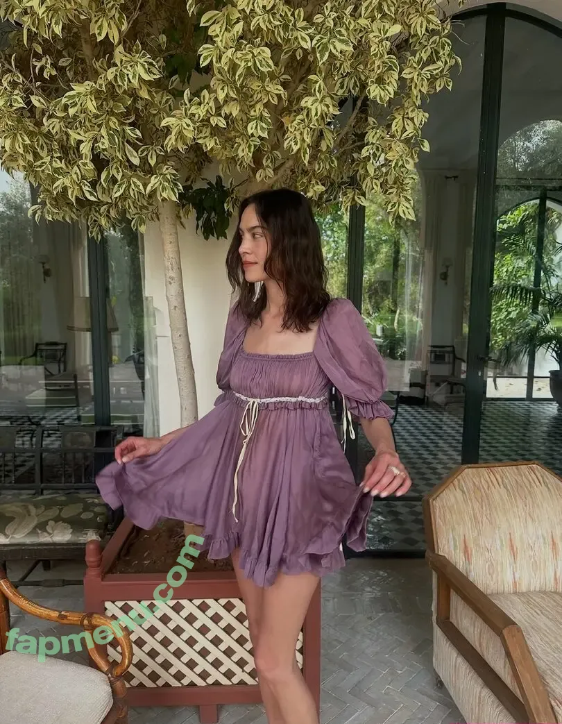 Alexa Chung nude photo #0130 (alexaachung / alexachung)