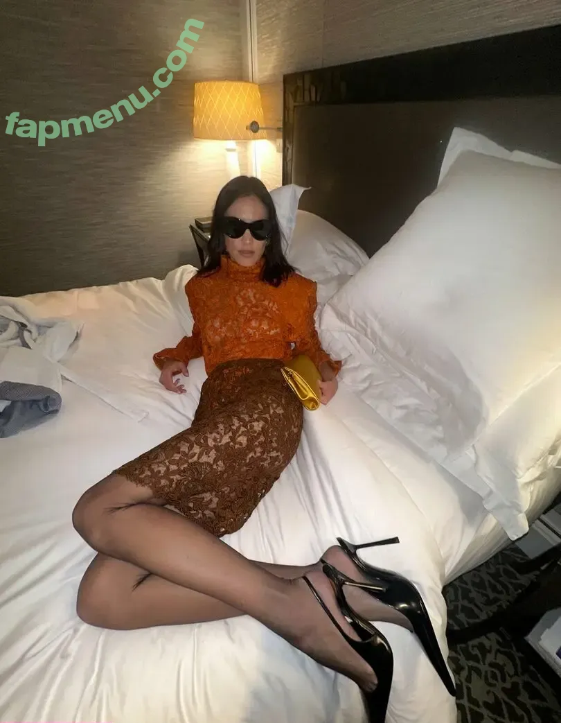 Alexa Chung nude photo #0133 (alexaachung / alexachung)