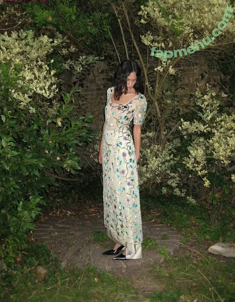 Alexa Chung nude photo #0134 (alexaachung / alexachung)