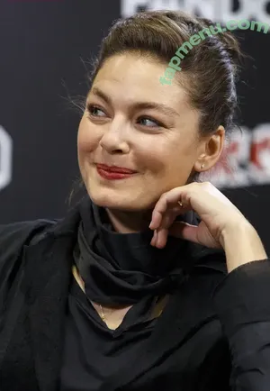 Alexa Davalos / alexakdavalos nude photo #0047