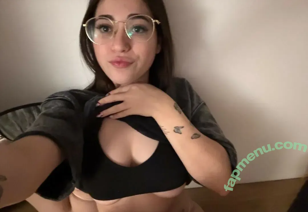 alexabbg nude photo #0003 (alexabbg)