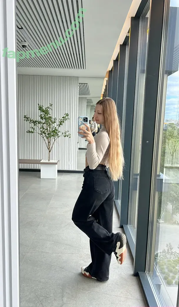 alexagol19 nude photo #0007 (alexagol19)
