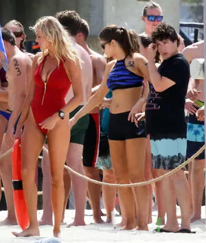 Alexandra Daddario / alexandradaddario nude photo #2916