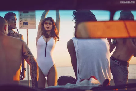 Alexandra Daddario / alexandradaddario nude photo #2930