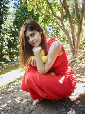 Alexandra Daddario / alexandradaddario nude photo #2976