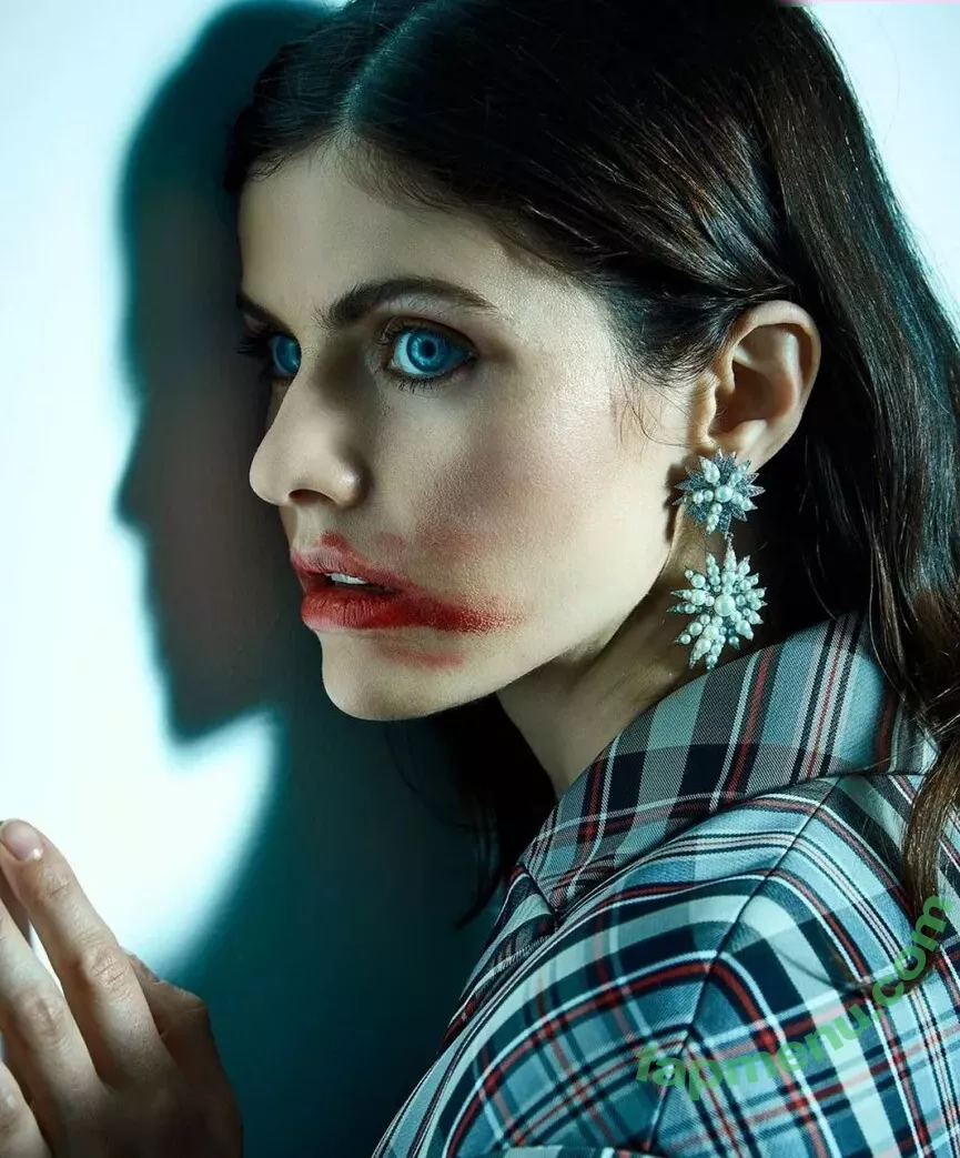 Alexandra Daddario nude photo #2980 (alexandradaddario)