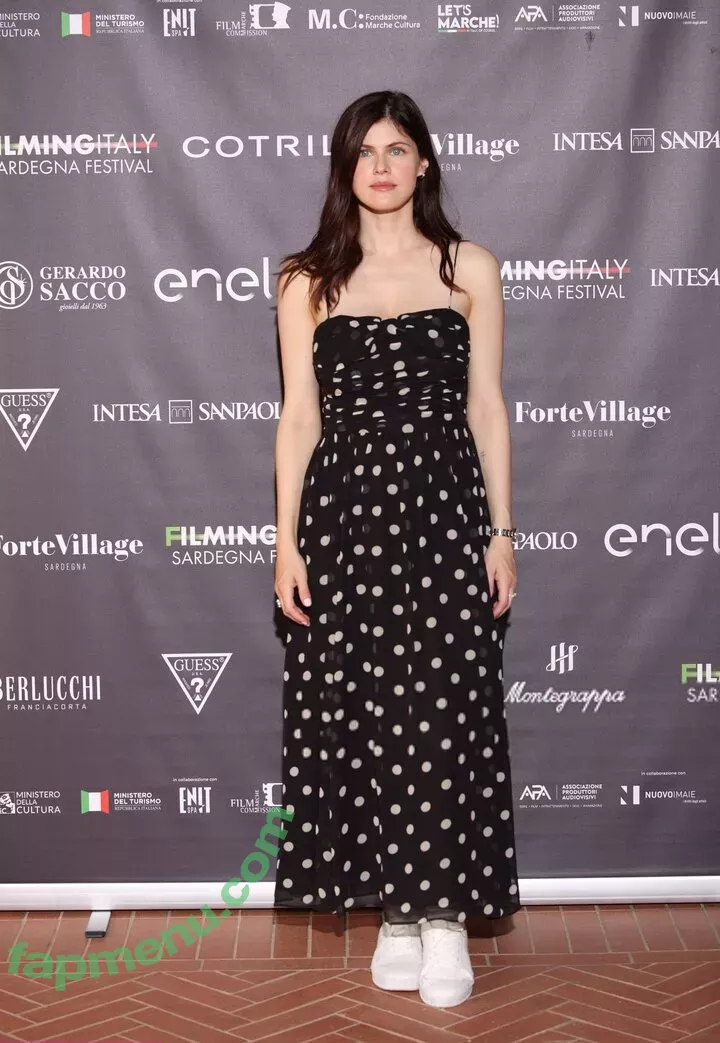 Alexandra Daddario nude photo #2999 (alexandradaddario)