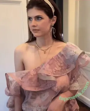 Alexandra Daddario / alexandradaddario nude photo #3725