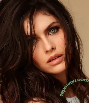 Alexandra Daddario / alexandradaddario nude photo #3839
