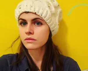 Alexandra Daddario / alexandradaddario nude photo #3910