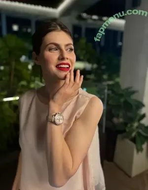 Alexandra Daddario / alexandradaddario nude photo #3981