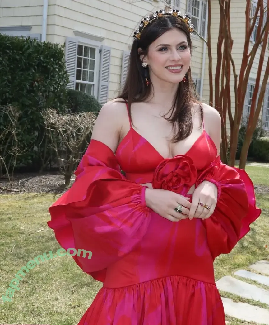 Alexandra Daddario nude photo #3750 (alexandradaddario)