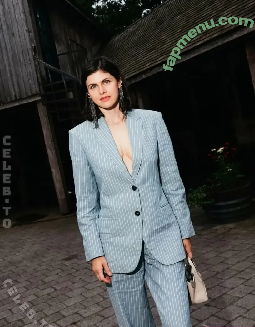 Alexandra Daddario nude photo #4067 (alexandradaddario)