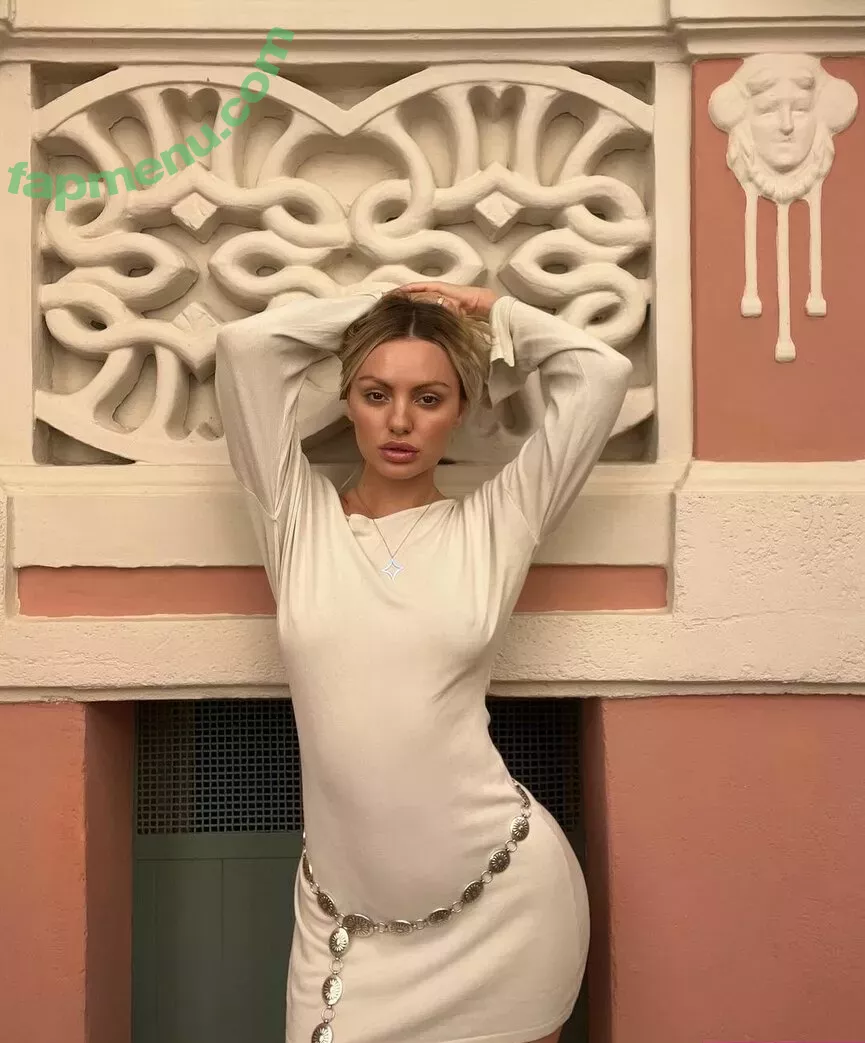 Alexandra Stan nude photo #1361 (alexandrastan / yumamii)