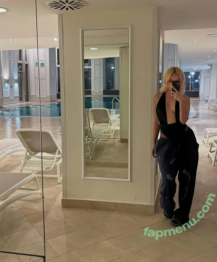 Alexandra Stan nude photo #1838 (alexandrastan)