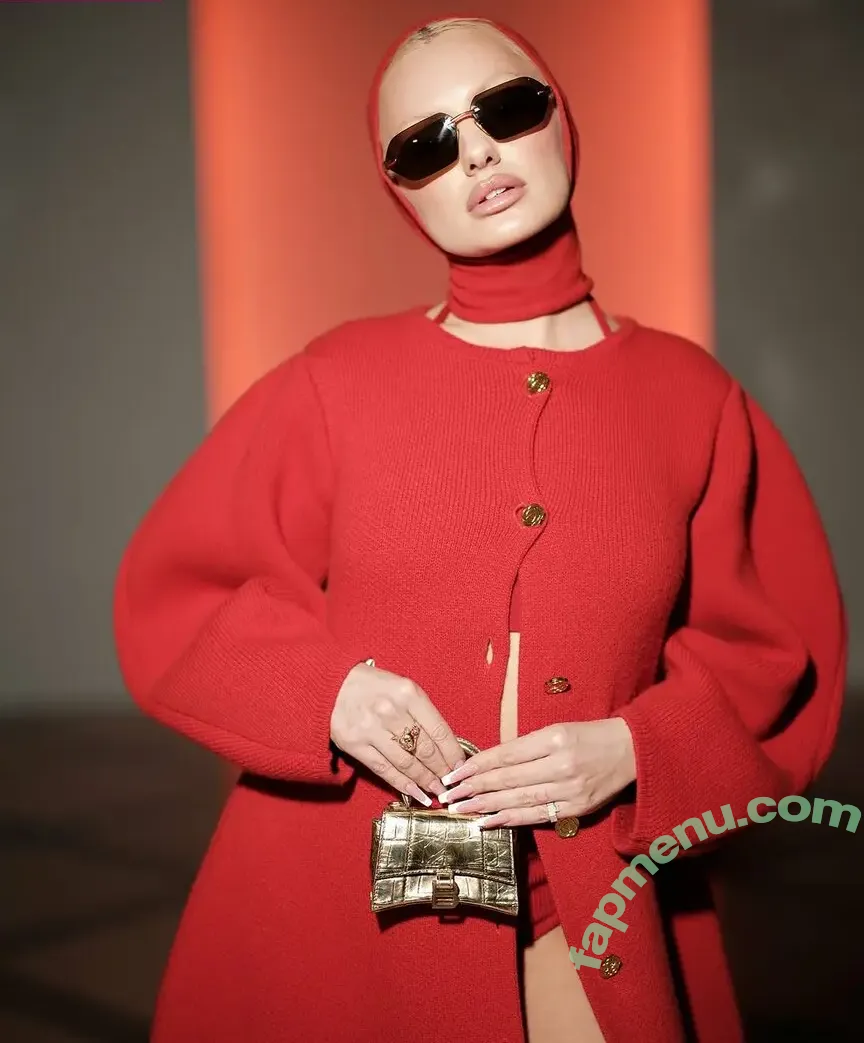 Alexandra Stan nude photo #1860 (alexandrastan)