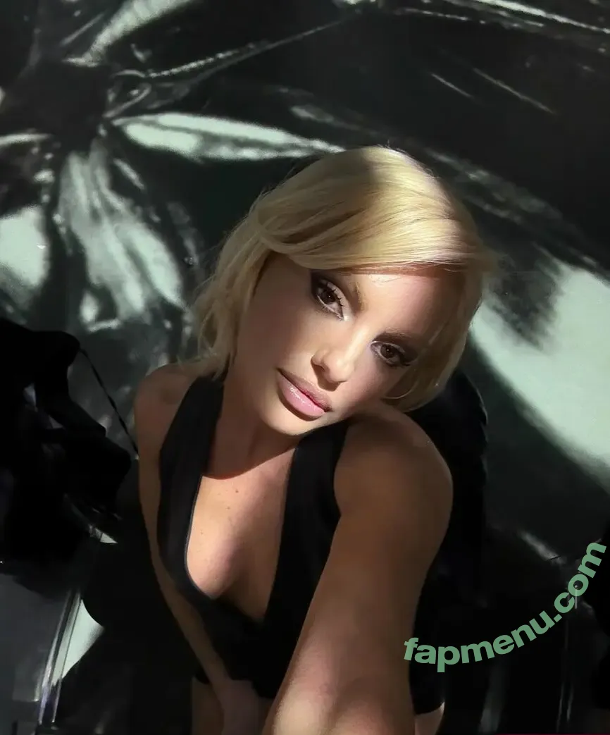 Alexandra Stan nude photo #1874 (alexandrastan)
