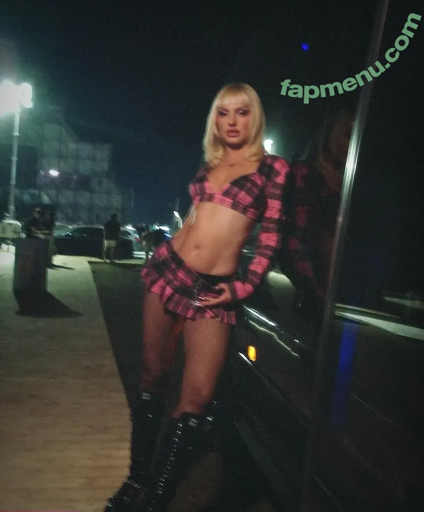 Alexandra Stan nude photo #1977 (alexandrastan)