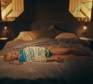 Alexandra Stan / alexandrastan nude photo #2033