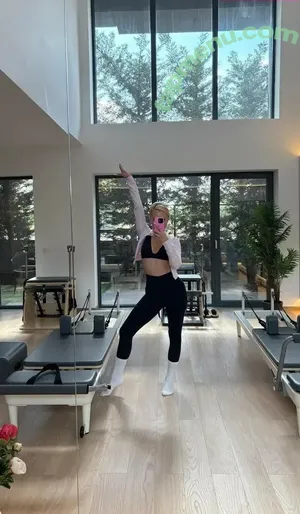 Alexandra Stan / alexandrastan nude photo #2082