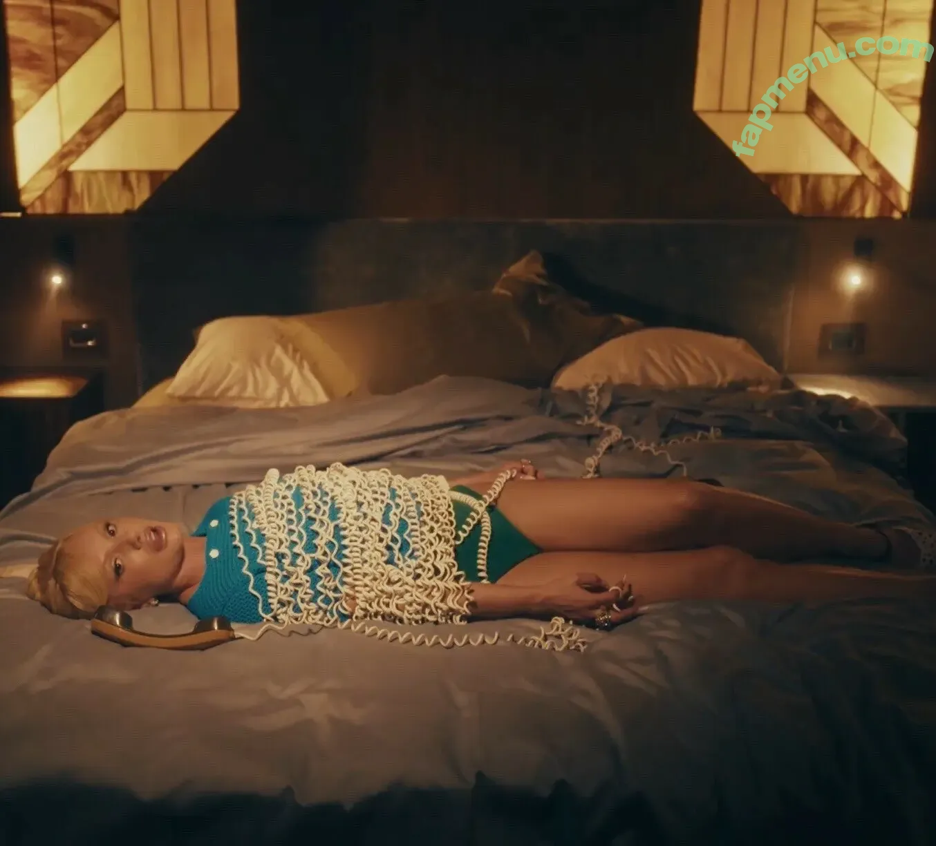 Alexandra Stan nude photo #2033 (alexandrastan)