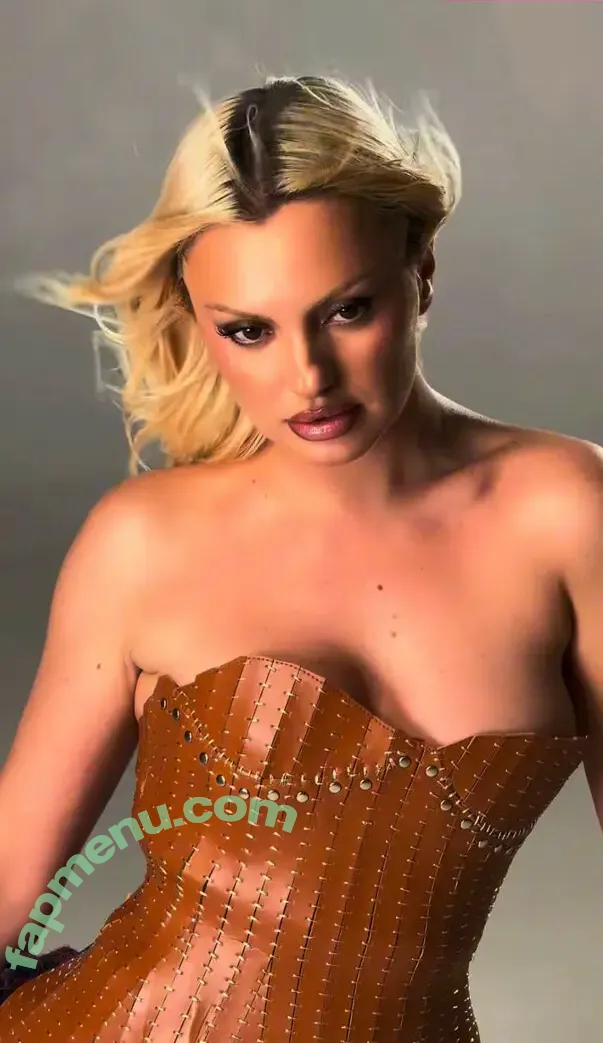 Alexandra Stan nude photo #2229 (alexandrastan)