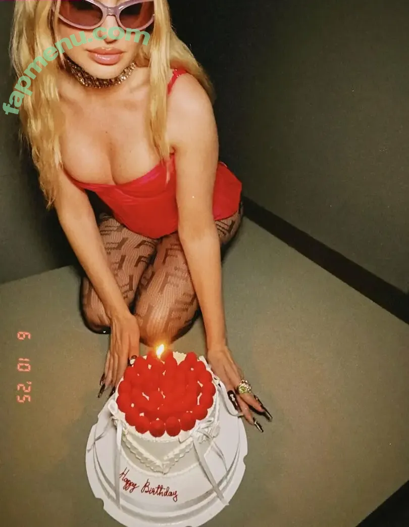 Alexandra Stan nude photo #2251 (alexandrastan)