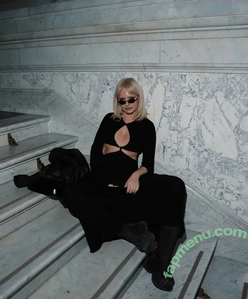 Alexandra Stan nude photo #2296 (alexandrastan)