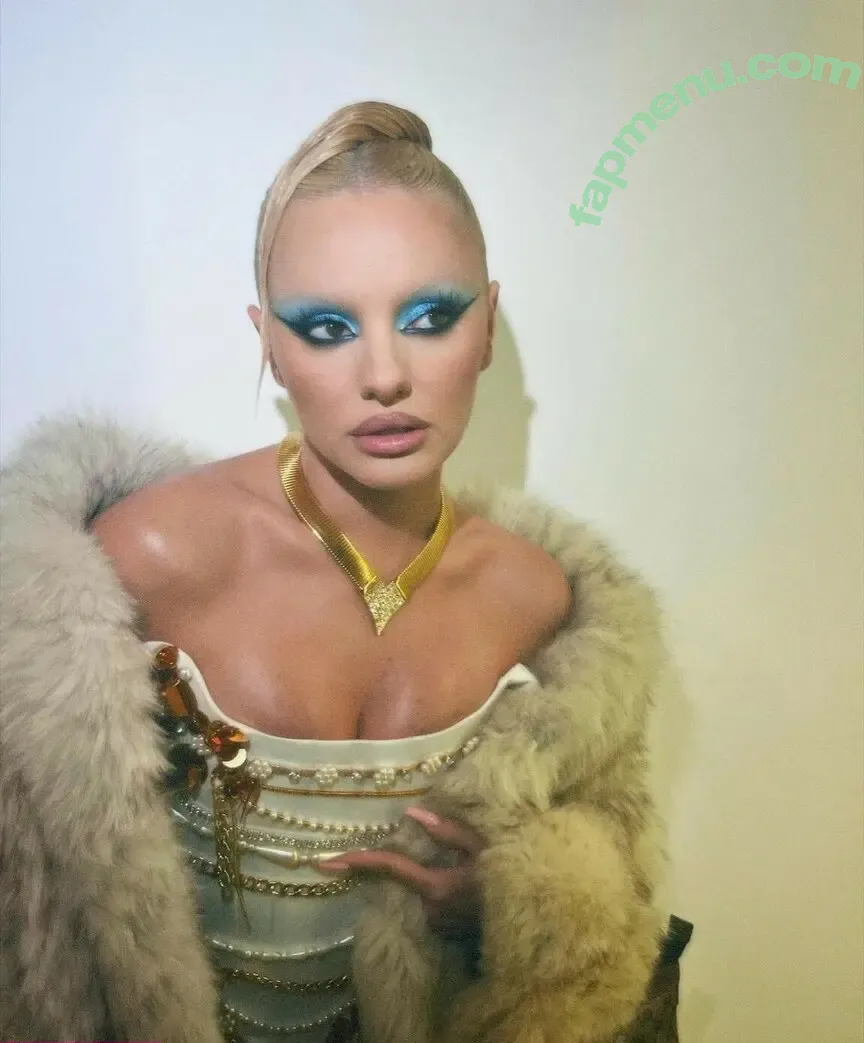 Alexandra Stan nude photo #2301 (alexandrastan)