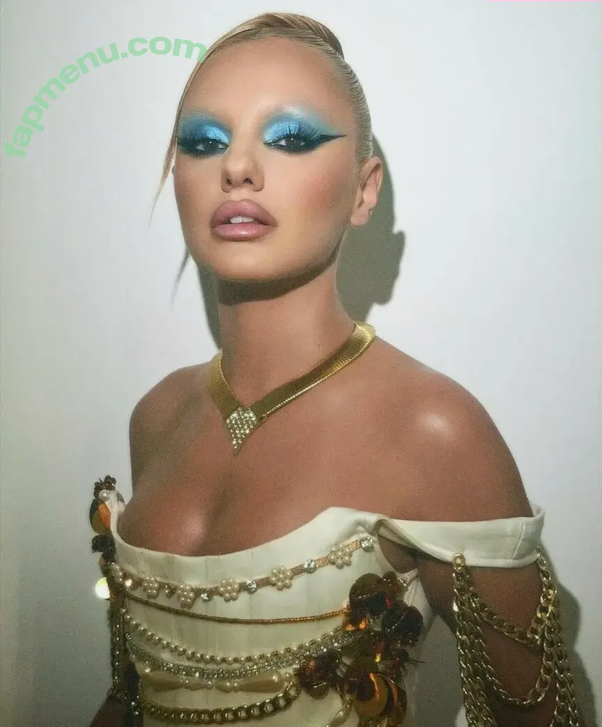 Alexandra Stan nude photo #2302 (alexandrastan)