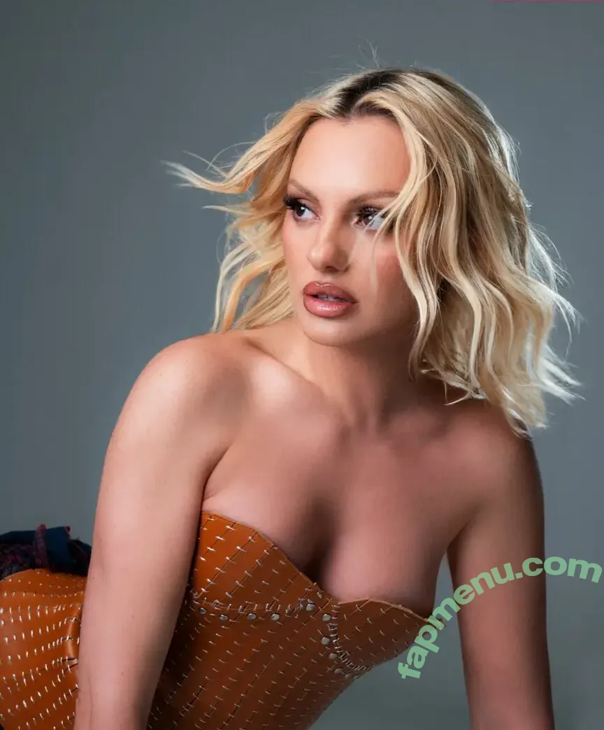 Alexandra Stan nude photo #2828 (alexandrastan)