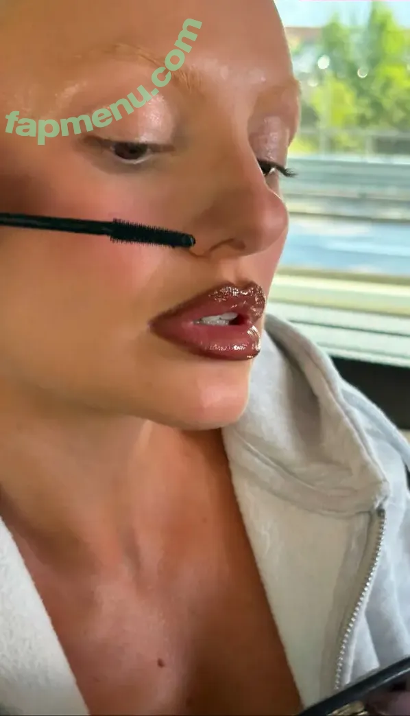Alexandra Stan nude photo #2834 (alexandrastan)