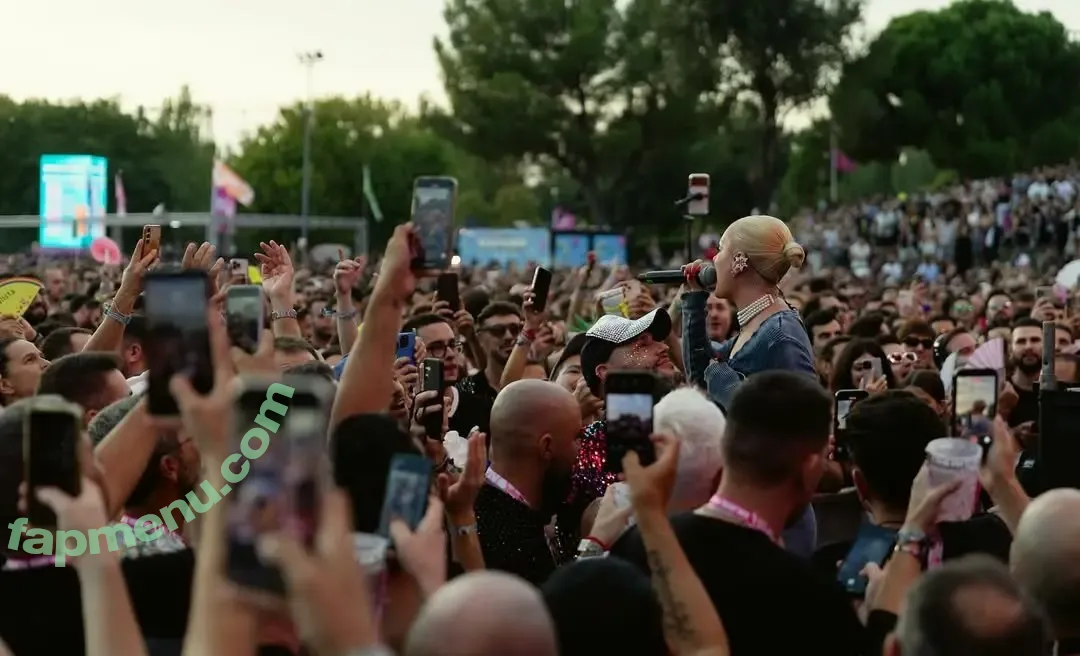 Alexandra Stan nude photo #2972 (alexandrastan)