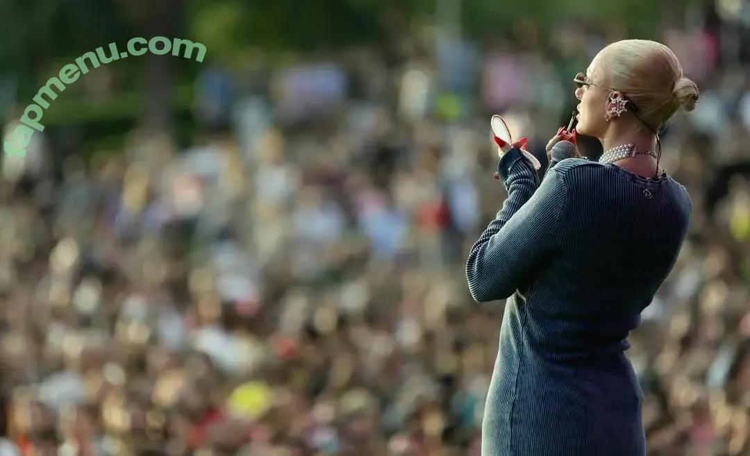 Alexandra Stan nude photo #2975 (alexandrastan)