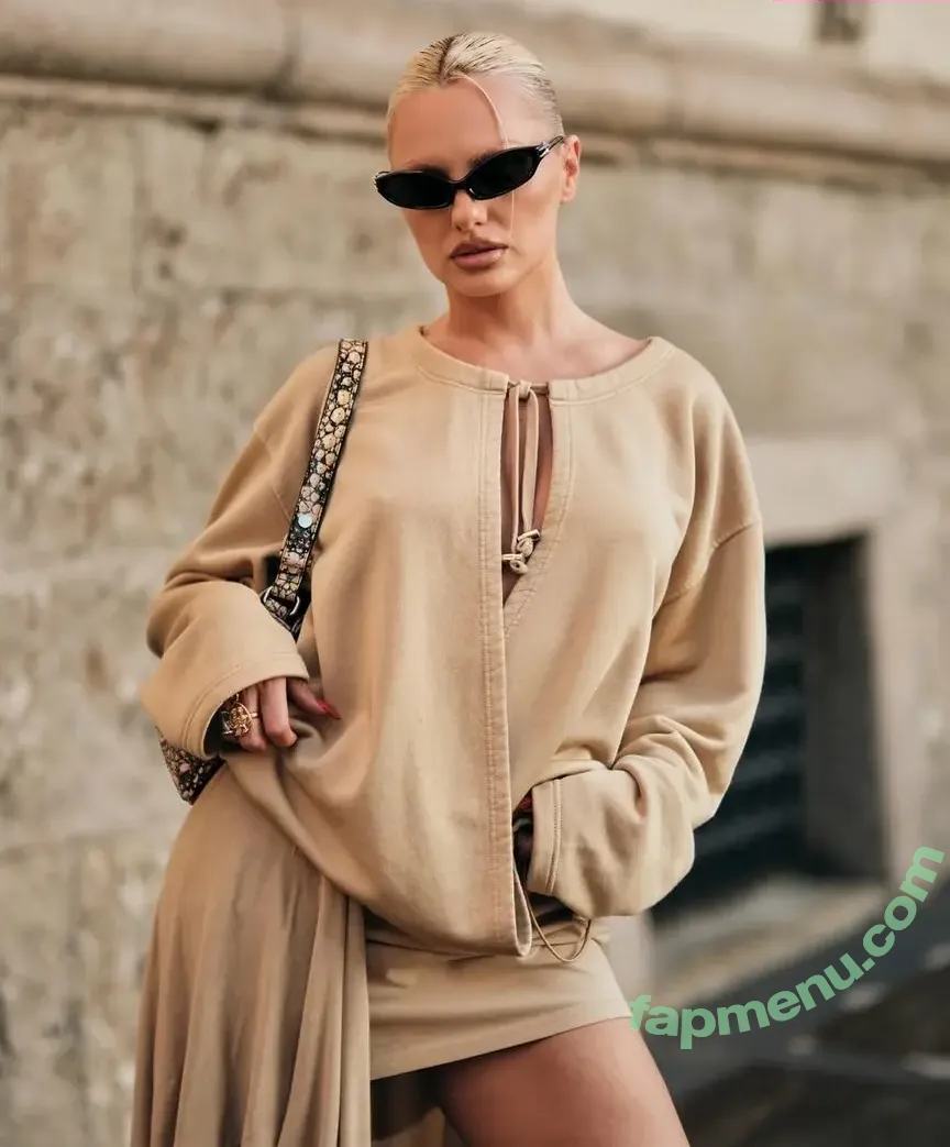 Alexandra Stan nude photo #2992 (alexandrastan)