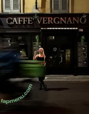 Alexandra Stan / alexandrastan nude photo #3050