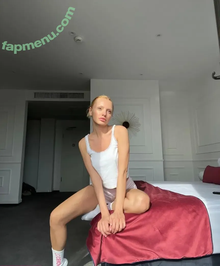 Alexandra Stan nude photo #3037 (alexandrastan)