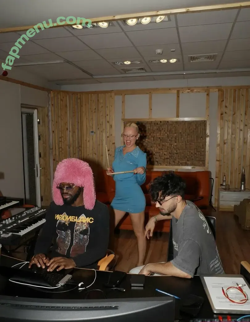 Alexandra Stan nude photo #3046 (alexandrastan)